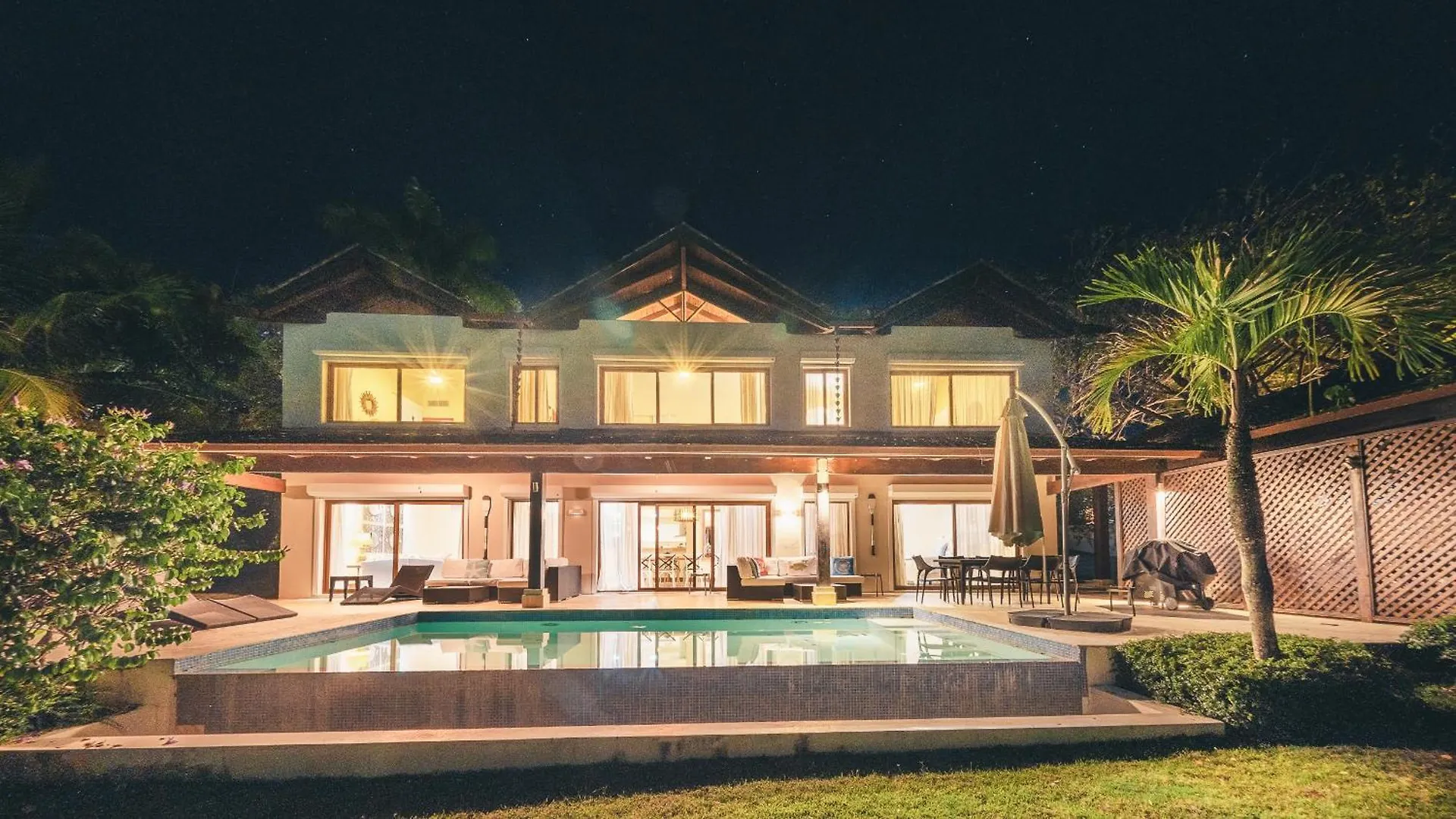 Luxurious Villa At Puerto Bahia With Great Views Samana